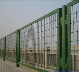 桥梁防护网价格指南 凯特网栏供应与防护栏选购要点